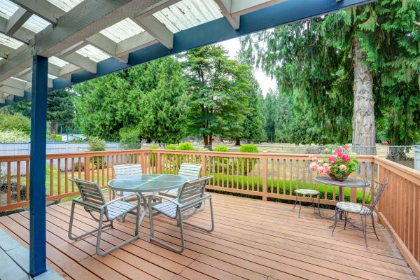 Deck Carpentry Service in Independence